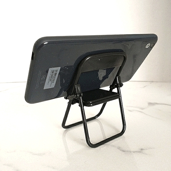 Folding Chair Statement Necklace Cellphone Holder or Desk Accessory I.Y.K.Y.K - Picture 5 of 13